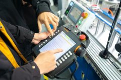 纯电版搭载105.4kWh电池