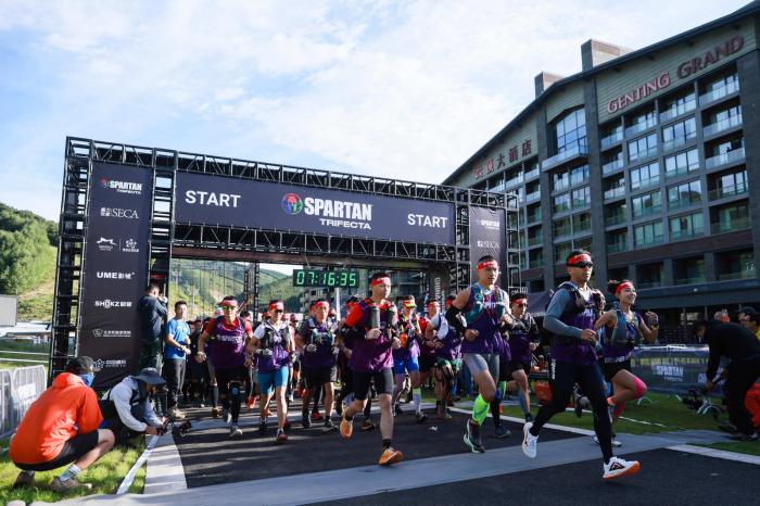 崇礼云顶滑雪公园成为两周末激烈赛事的舞台，