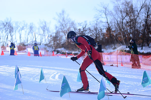 中国滑雪登山队全力备战2026冬奥会冲击奖牌