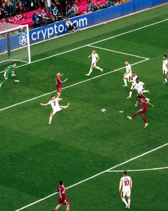 利物浦4-1加拉塔萨雷：欧冠赛场上演进球盛宴