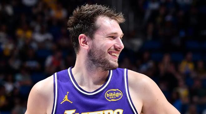 东契奇41分率湖人狂胜篮网 三月数据震撼哈登历