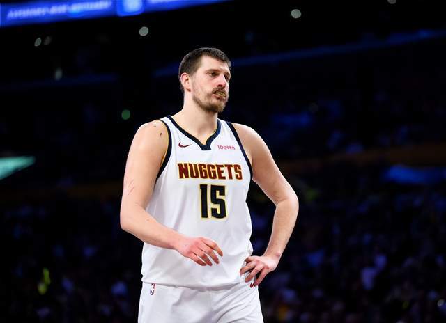 NBA常规赛收官战多重变数：里弗斯下课、掘金锁