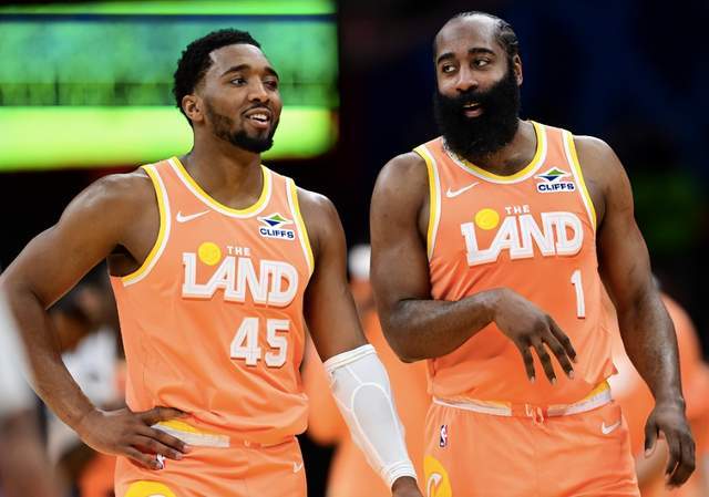 NBA常规赛收官战多重变数：里弗斯下课、掘金锁